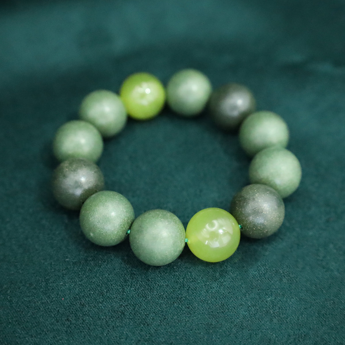 Green Pomelo Leaf Scented Bead Bracelet with Prehnite Accent