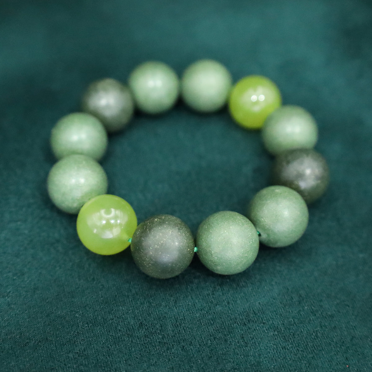 Green Pomelo Leaf Scented Bead Bracelet with Prehnite Accent