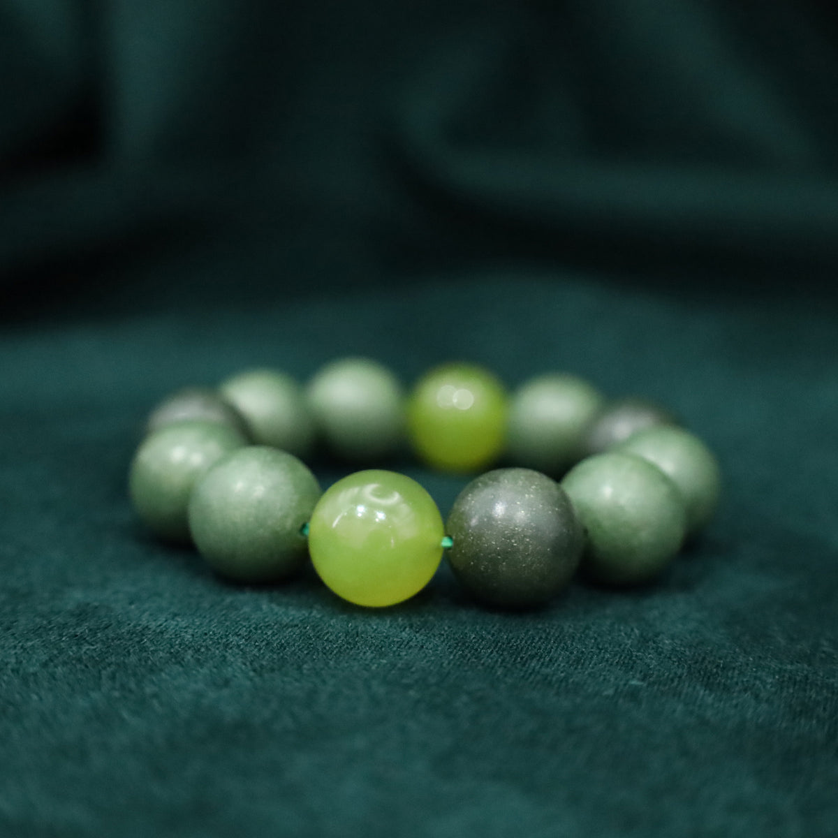 Green Pomelo Leaf Scented Bead Bracelet with Prehnite Accent